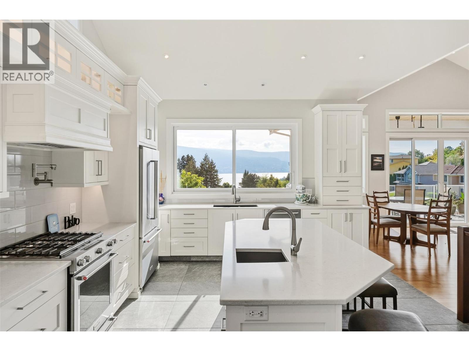 5880 HESPELER Road, Summerland