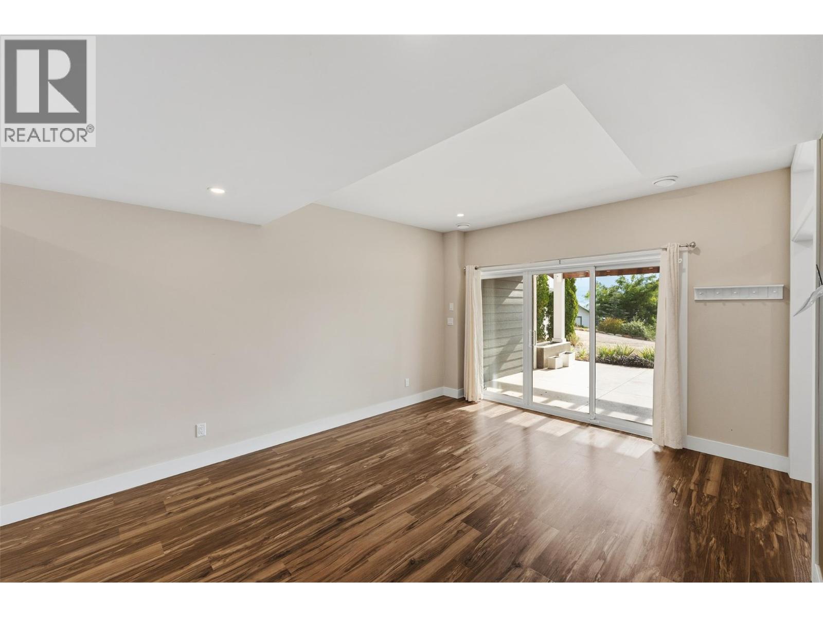 5880 HESPELER Road, Summerland