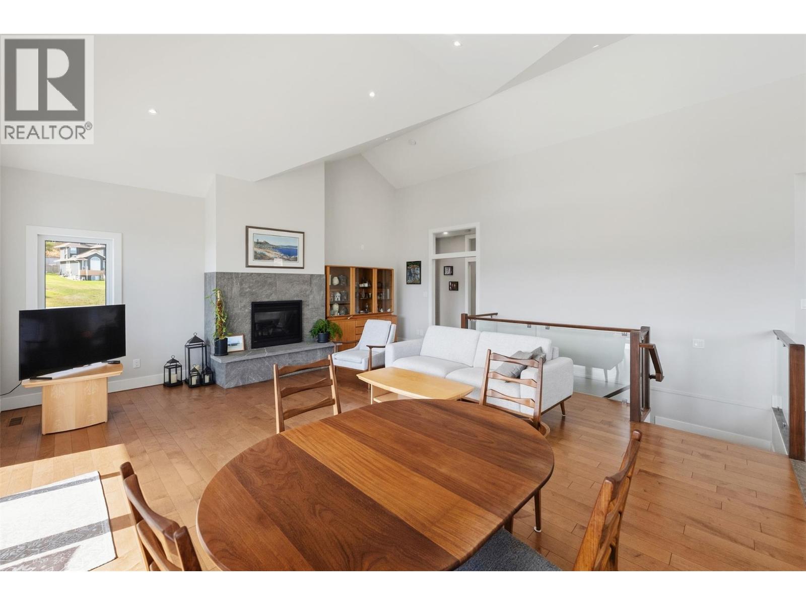 5880 HESPELER Road, Summerland