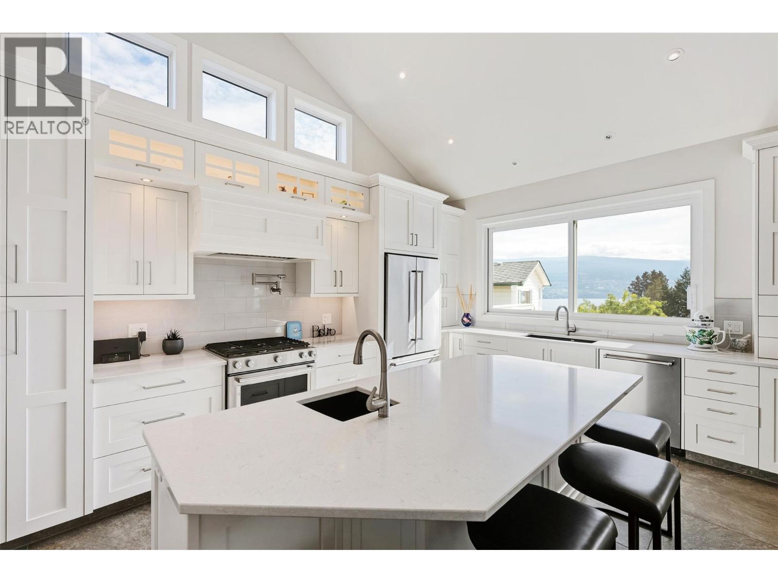5880 HESPELER Road, Summerland