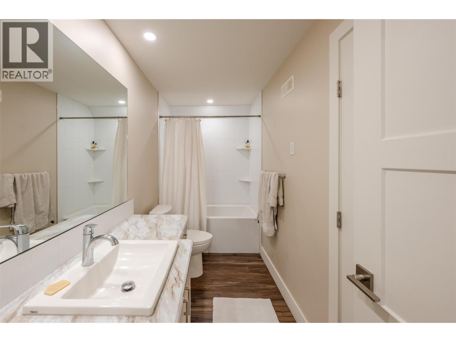 5880 HESPELER Road, Summerland