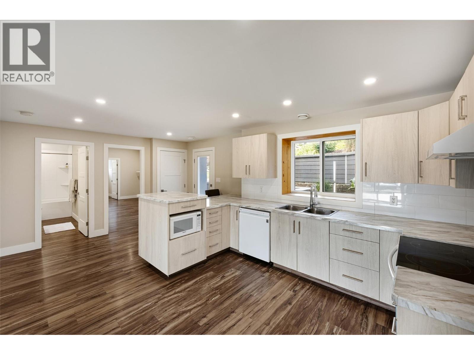 5880 HESPELER Road, Summerland