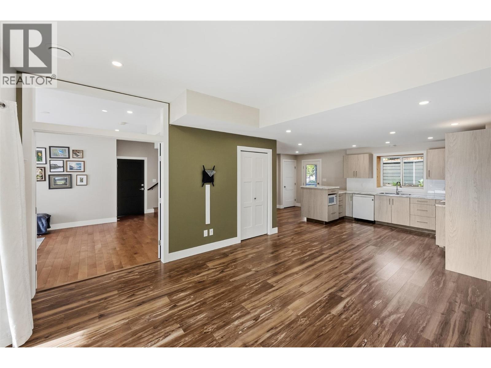 5880 HESPELER Road, Summerland