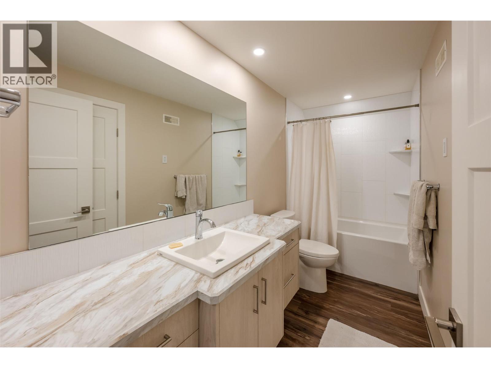 5880 HESPELER Road, Summerland