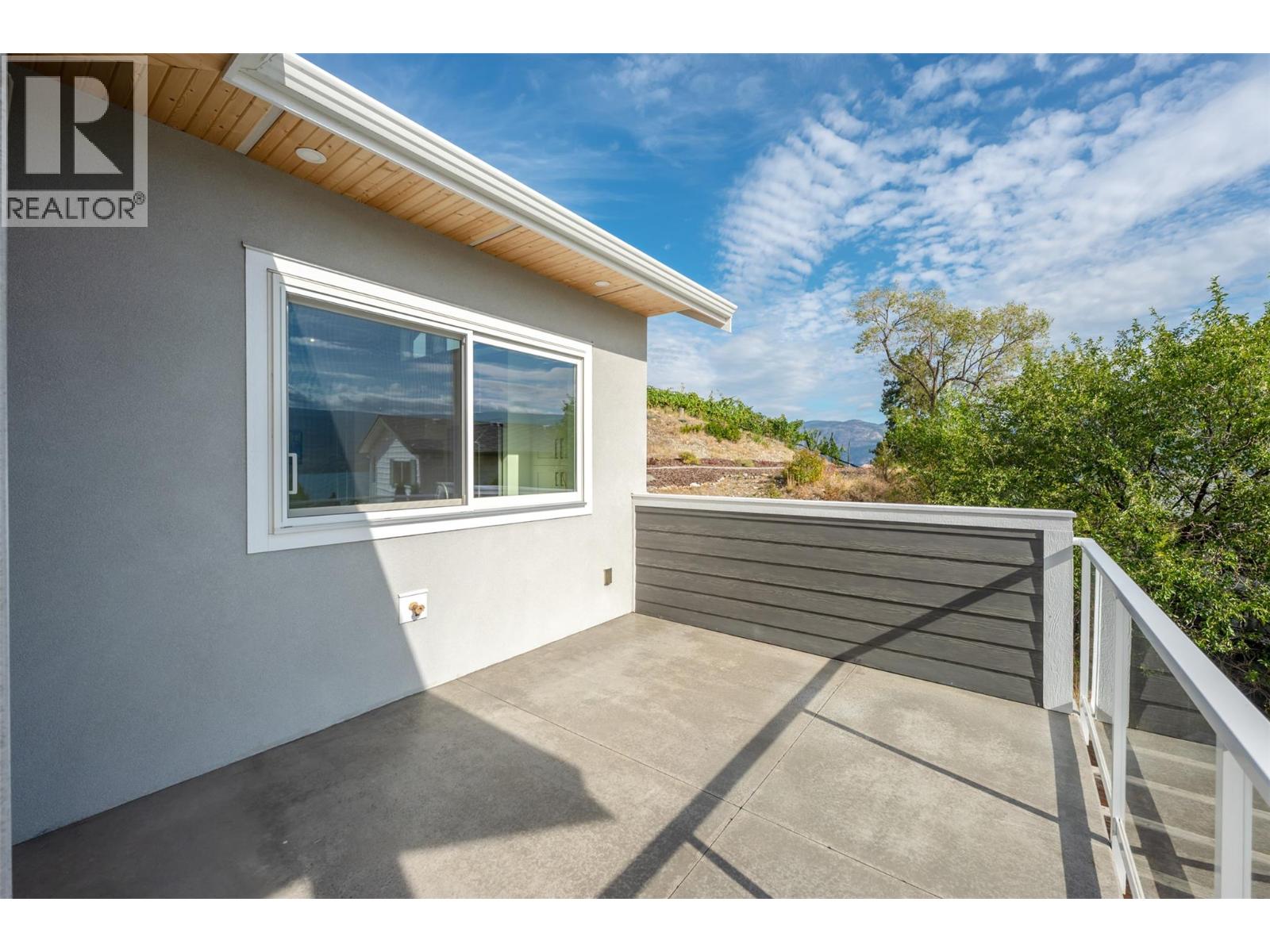5880 HESPELER Road, Summerland