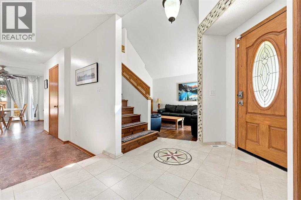 760 Riverbend Drive SE, Calgary — photo 4