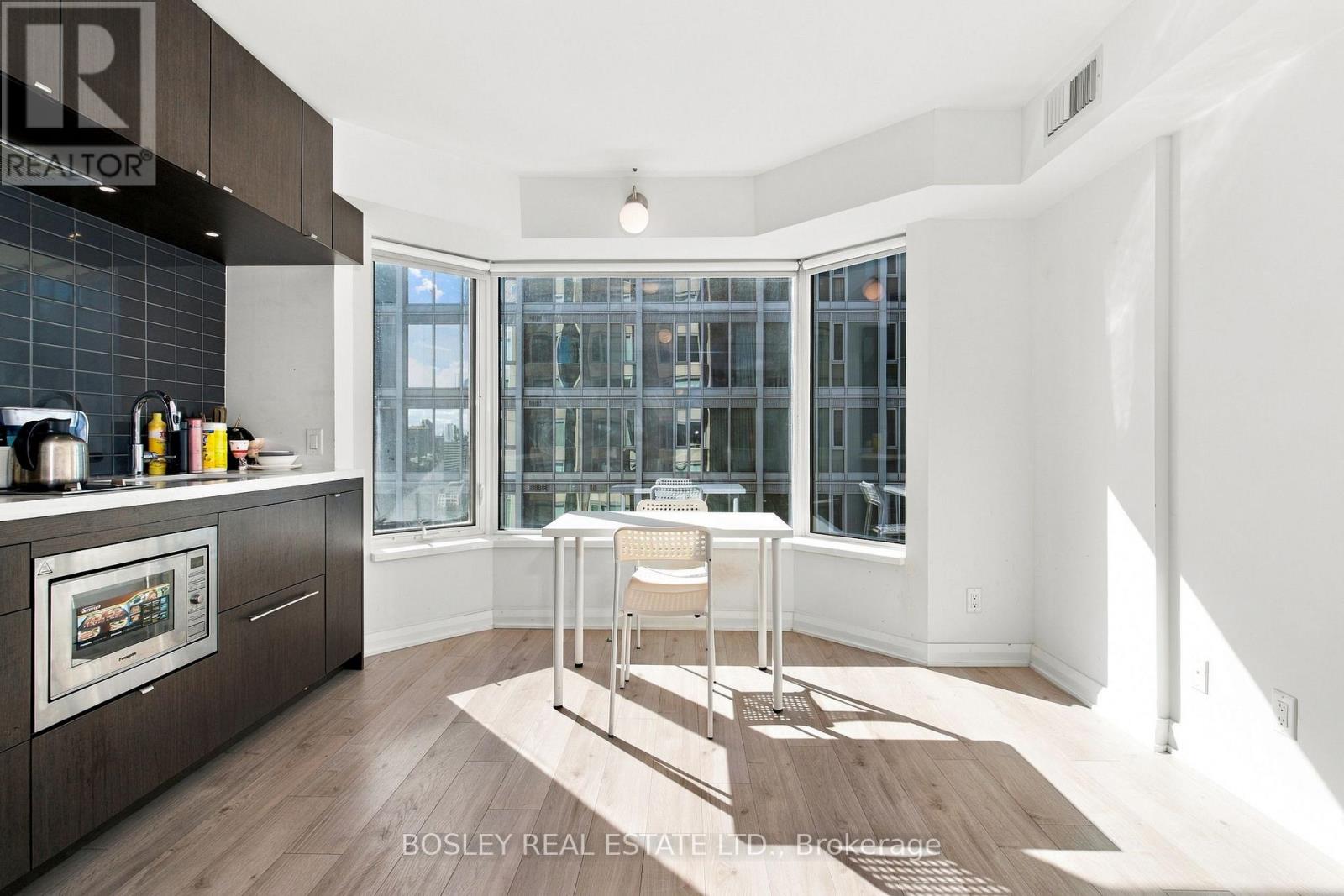 2610 - 155 YORKVILLE AVENUE, Toronto (Annex) — photo 2