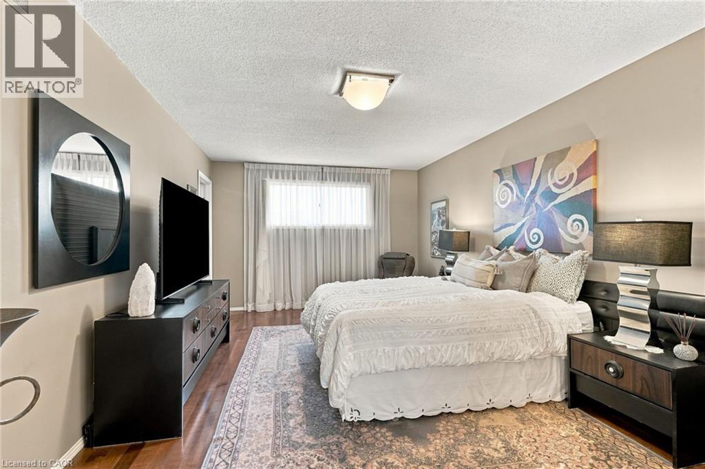 7 ARGON Court - Image 34