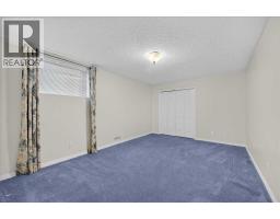 21 Strathearn Gardens Sw, Calgary, AB T3H2R1 Photo 24