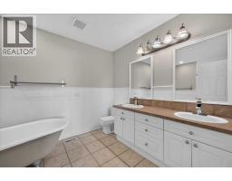 21 Strathearn Gardens Sw, Calgary, AB T3H2R1 Photo 17
