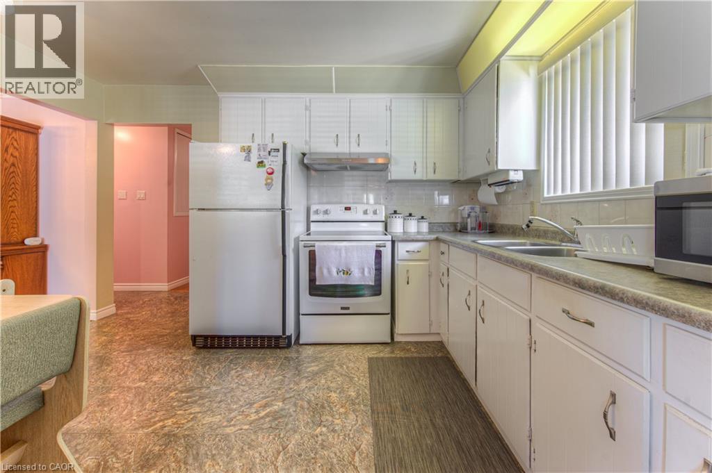 1227 VALENTINE Drive - Image 16