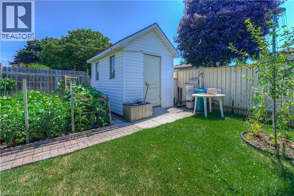 1227 VALENTINE Drive, Cambridge — photo 4