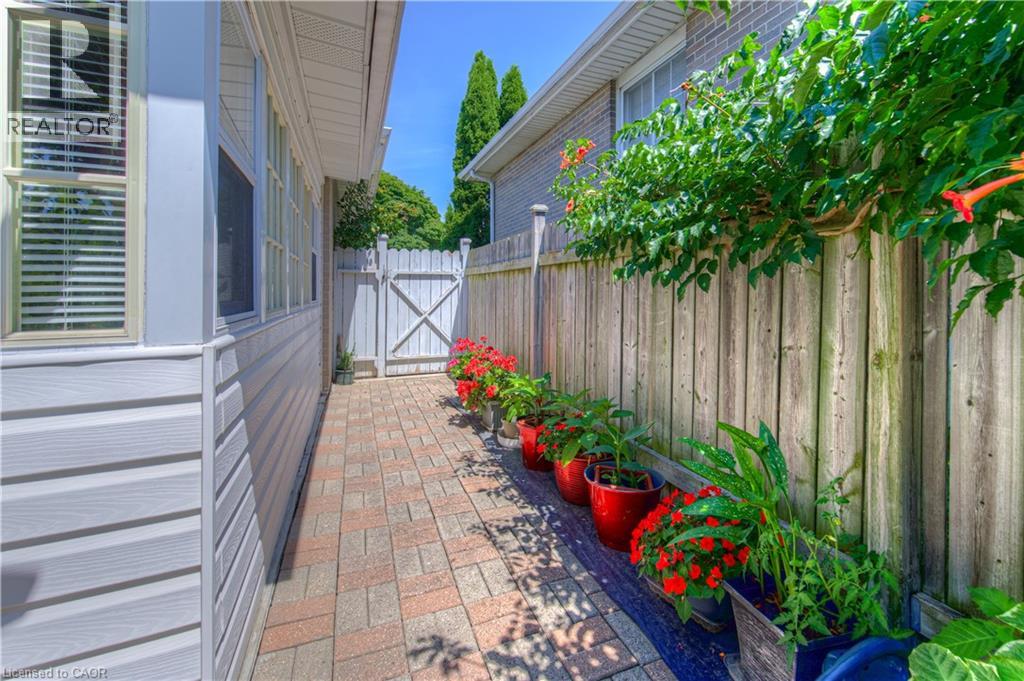 1227 VALENTINE Drive, Cambridge — photo 9