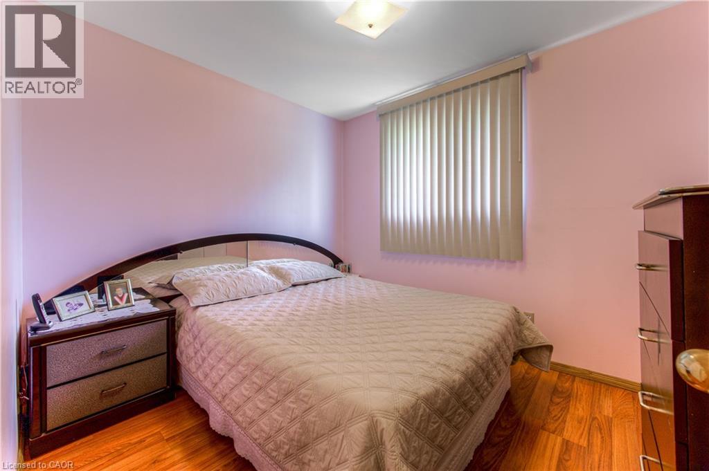 1227 VALENTINE Drive - Image 20