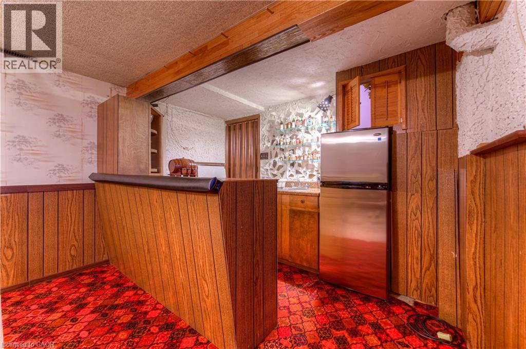 1227 VALENTINE Drive - Image 28