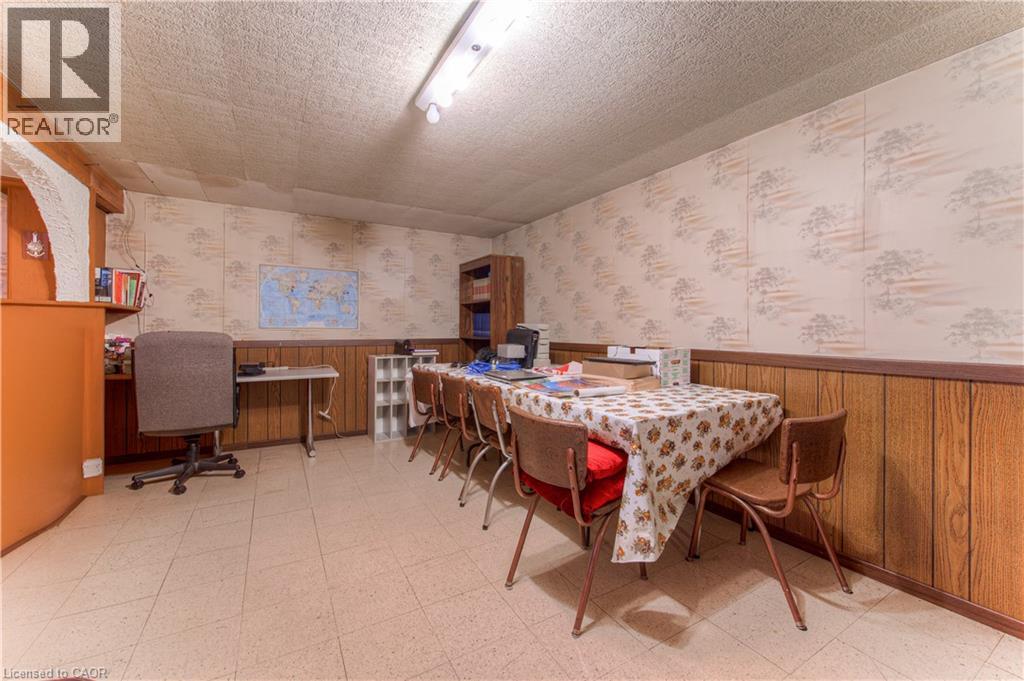 1227 VALENTINE Drive - Image 26