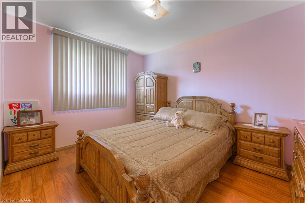 1227 VALENTINE Drive - Image 19