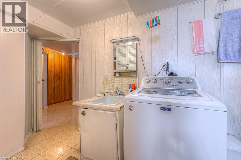1227 VALENTINE Drive - Image 30