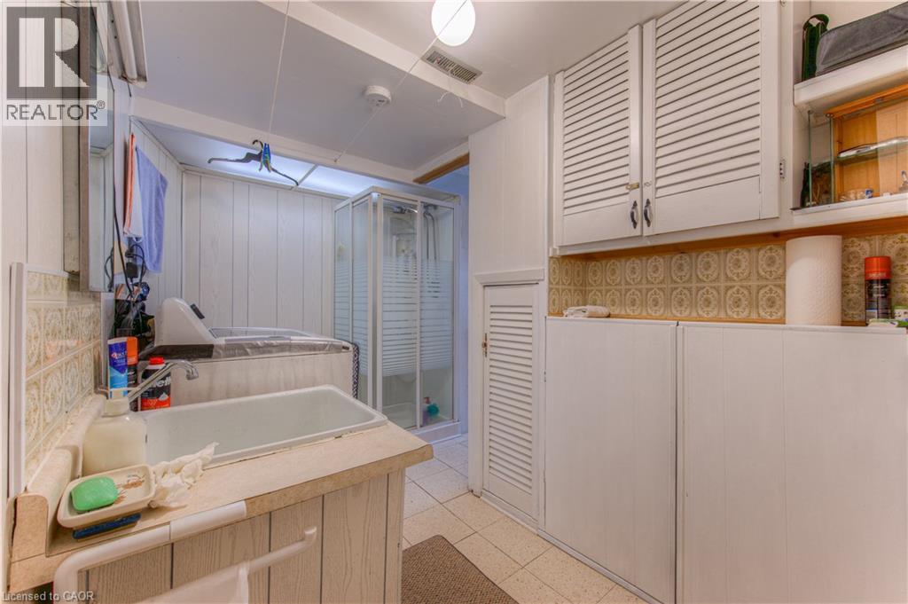 1227 VALENTINE Drive - Image 29