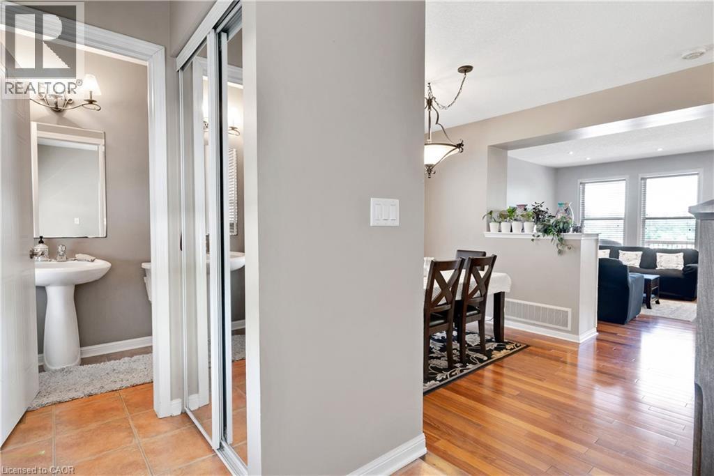 298 GARTH MASSEY Drive, Cambridge — photo 8