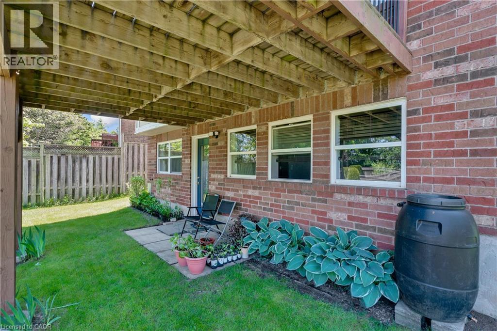 298 GARTH MASSEY Drive, Cambridge — photo 5