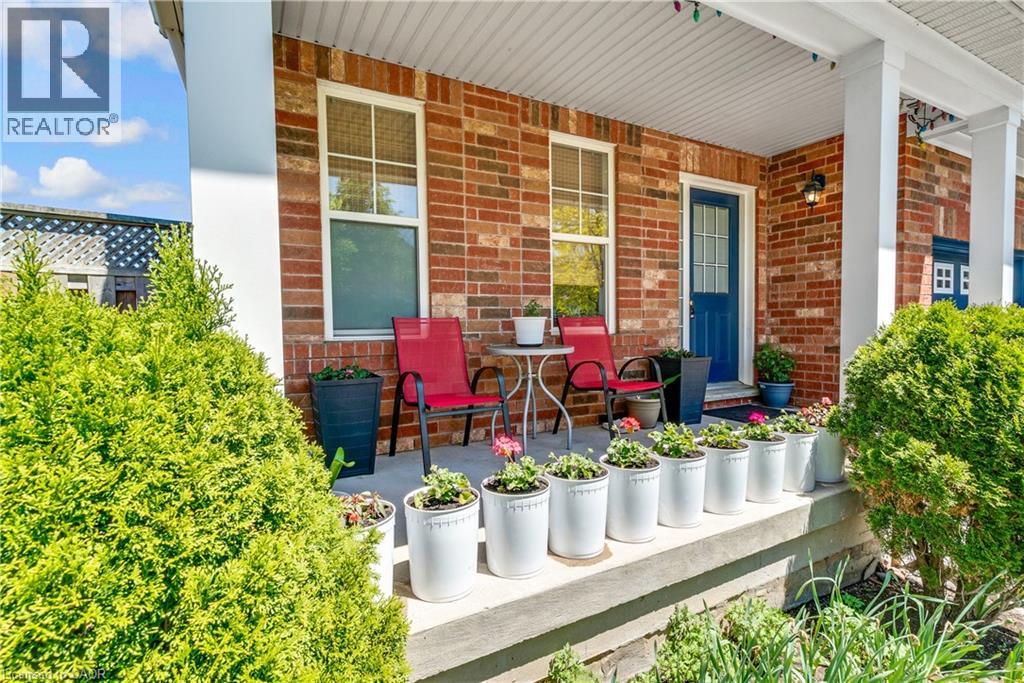 298 GARTH MASSEY Drive, Cambridge — photo 2