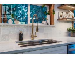 Kitchen - 790 & 794 Lewis Road, Harrop, BC V1L6P7 Photo 12
