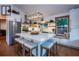 Mud room - 790 & 794 Lewis Road, Harrop, BC V1L6P7 Photo 8