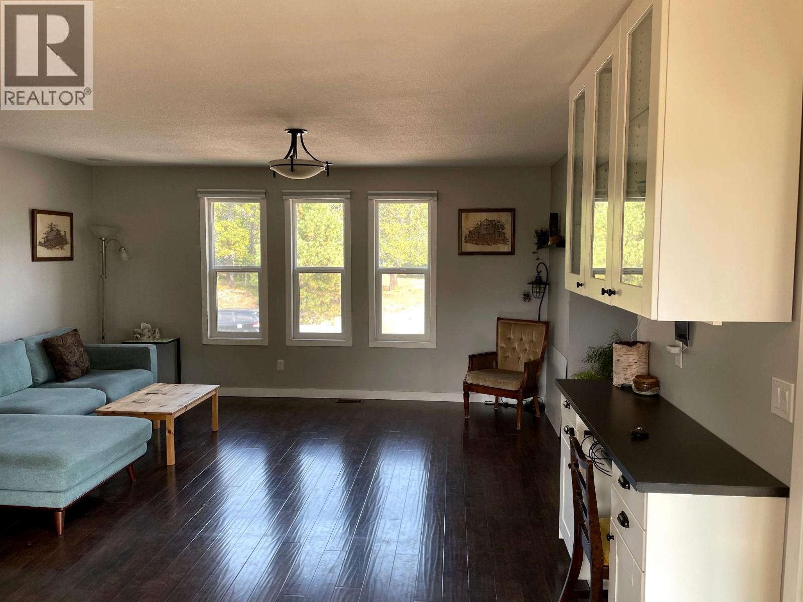 218 10TH Avenue NW, Nakusp — photo 8