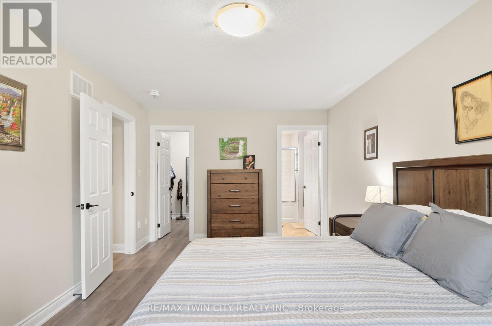 6 EDENRIDGE DRIVE - 28