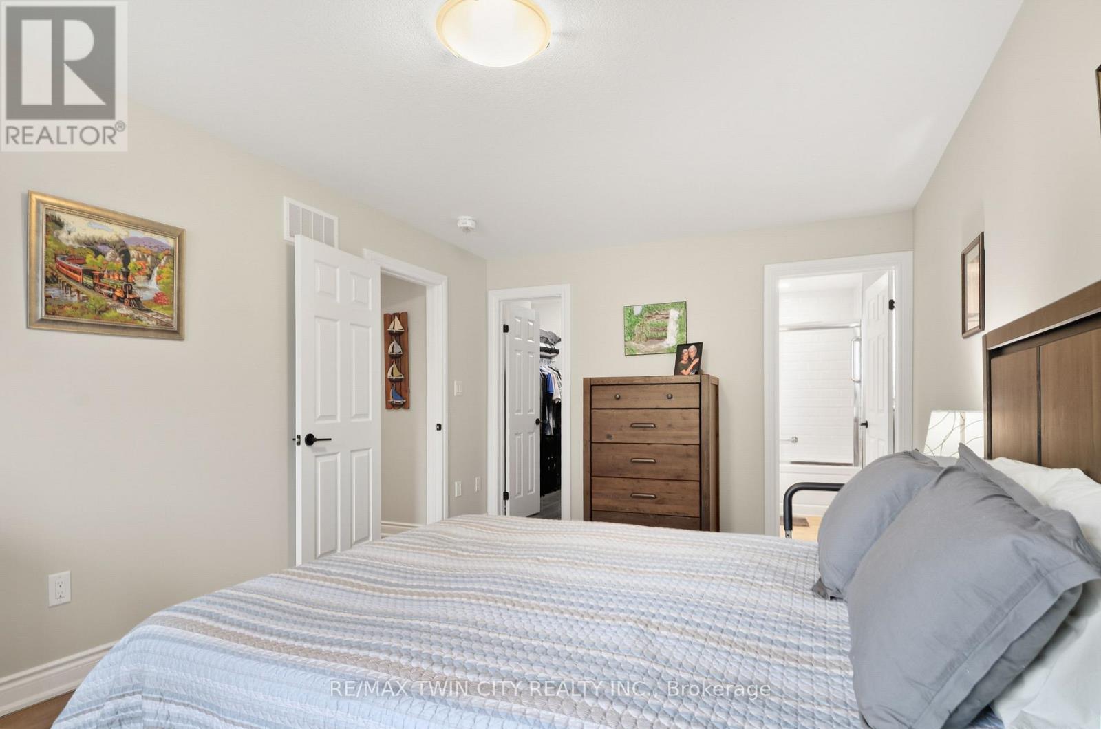 6 EDENRIDGE DRIVE - 29