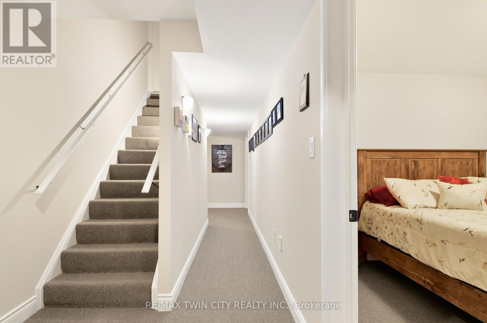 6 EDENRIDGE DRIVE - Image 32