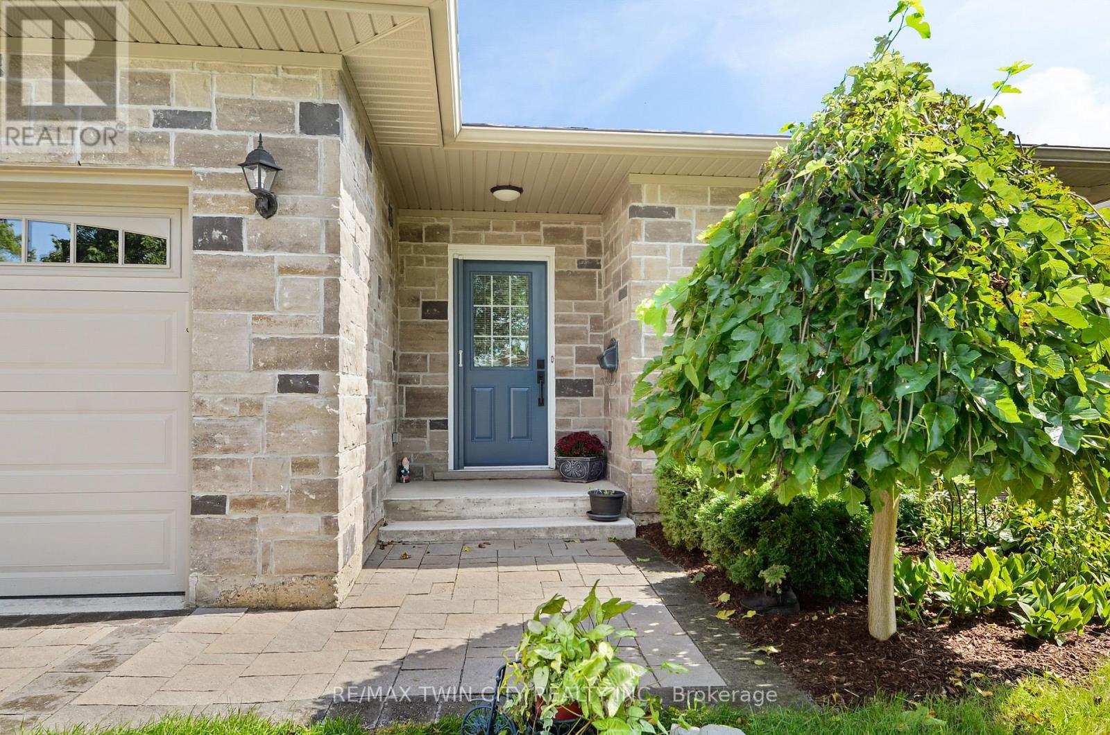 6 EDENRIDGE DRIVE - 4