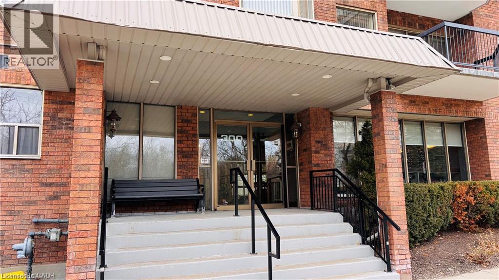 300 KEATS Way Unit# 505, Waterloo — photo 2