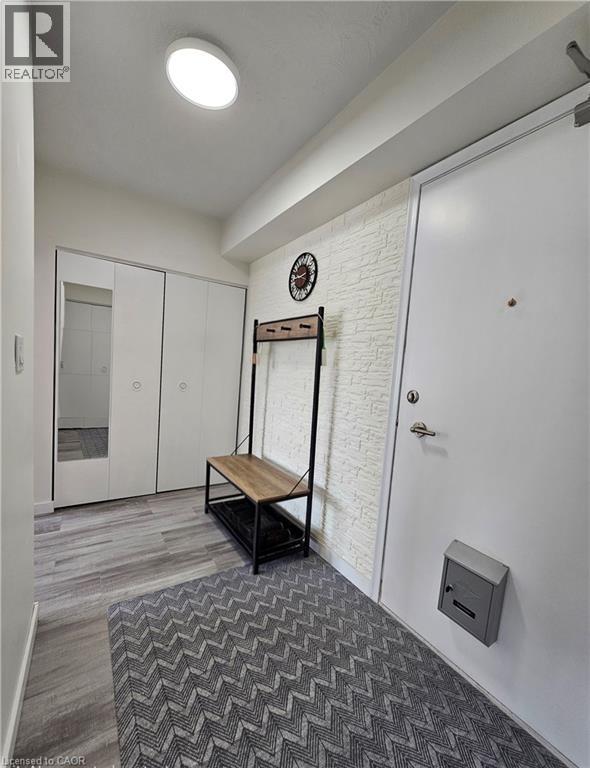 8 WOODMAN Drive S Unit# 807, Hamilton — photo 7