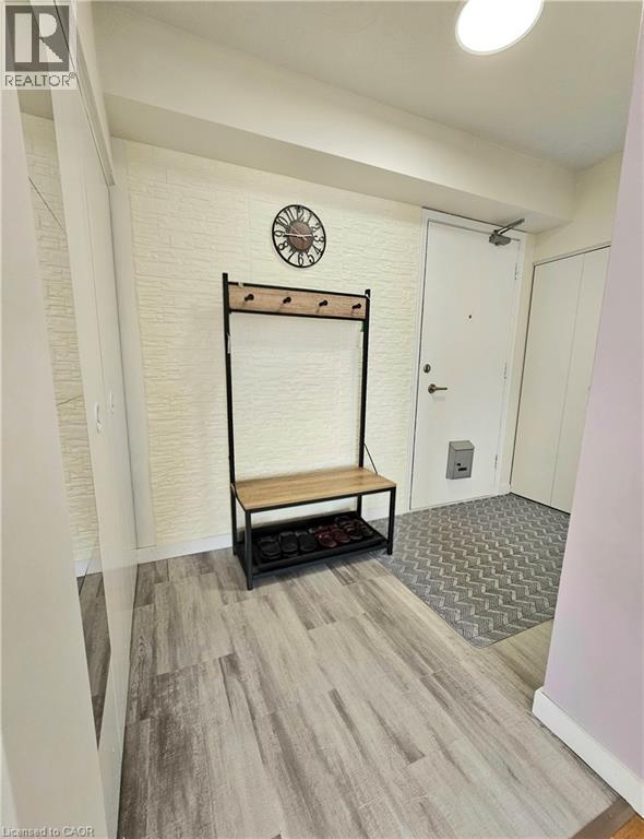 8 WOODMAN Drive S Unit# 807, Hamilton — photo 8