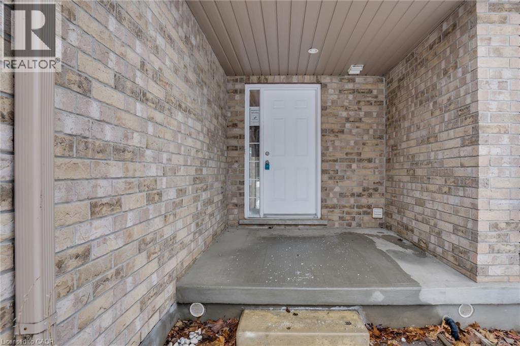 310 FALLOWFIELD Drive, Kitchener — photo 2