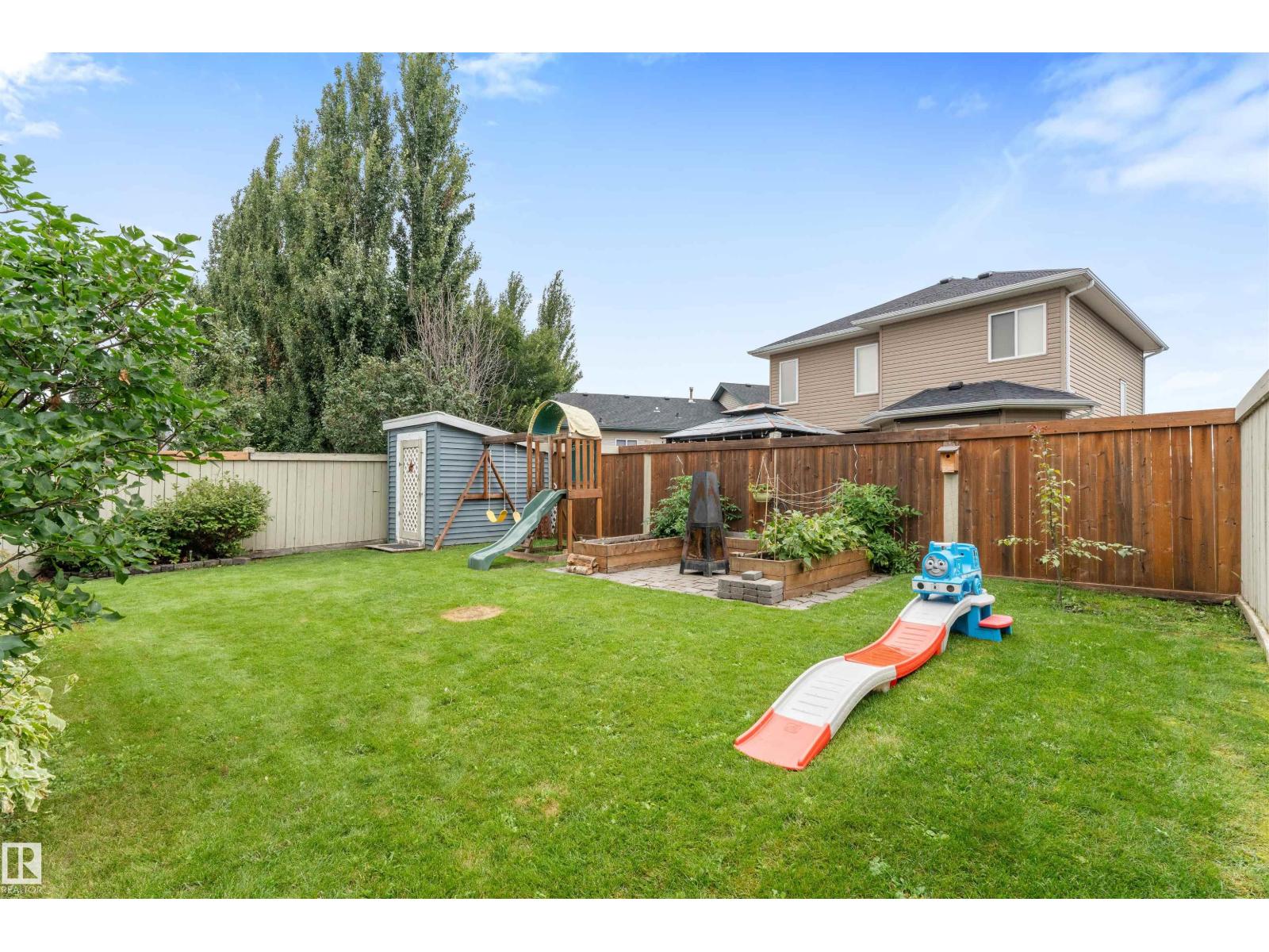 15 Willowby CL, Stony Plain — photo 2