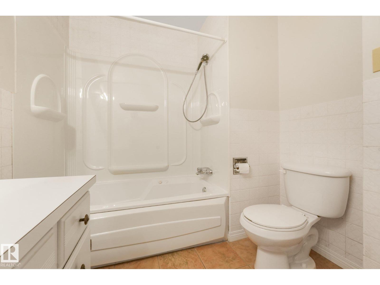 21 FLEETWOOD CR - 59