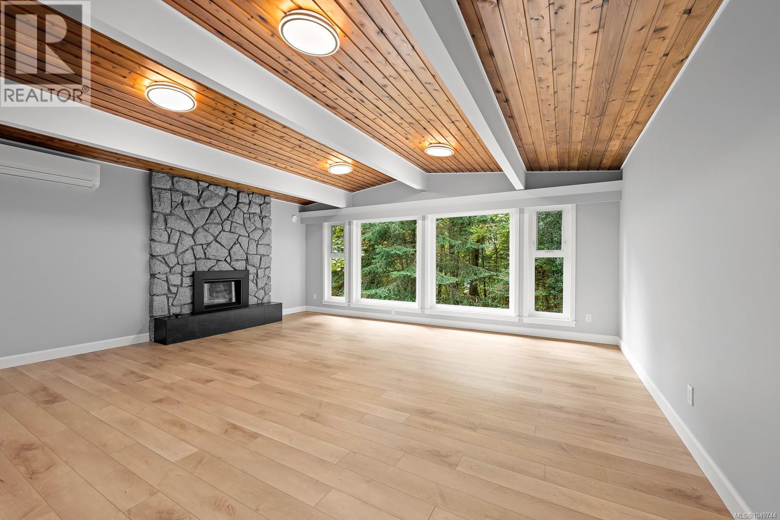 245 Glacier View Dr - 1