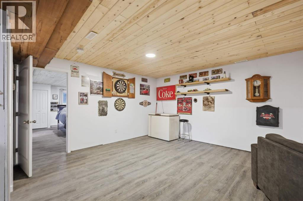 5121 52 St Court - Image 27