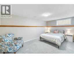303 Strathaven Drive - photo 39