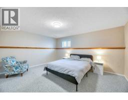 303 Strathaven Drive - photo 40