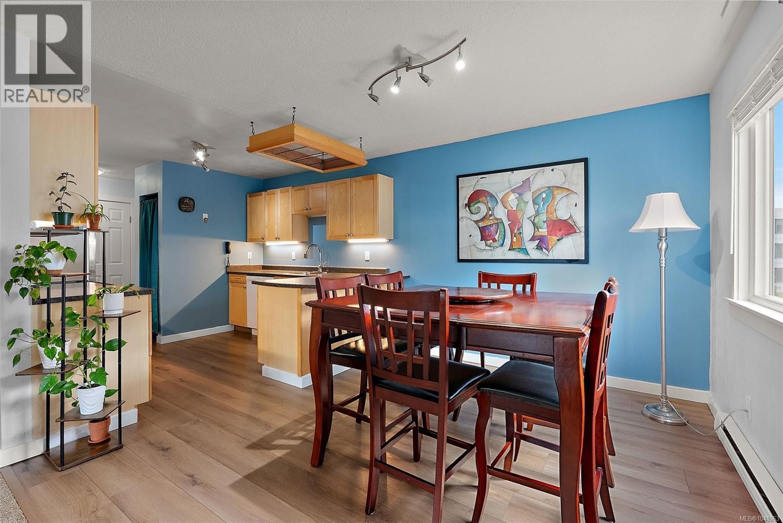 216 3235 Quadra Street, Saanich
