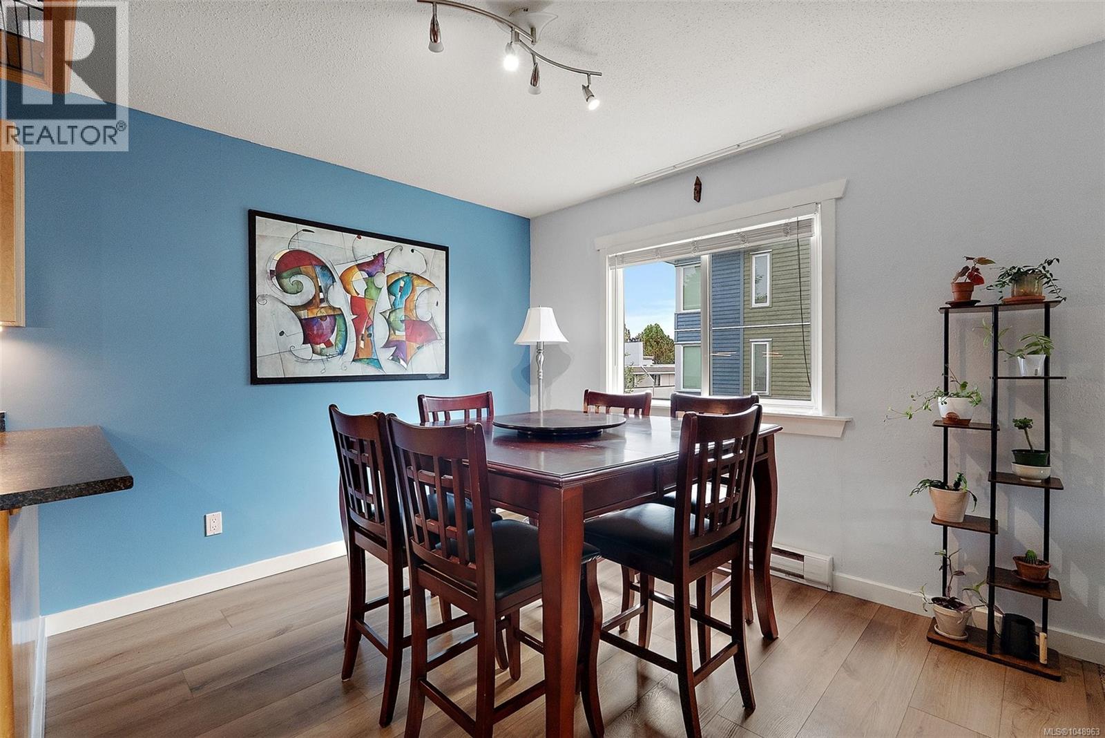 216 3235 Quadra Street, Saanich