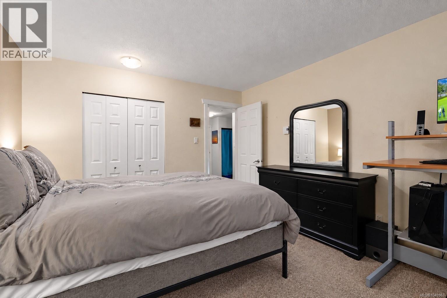 216 3235 Quadra Street, Saanich