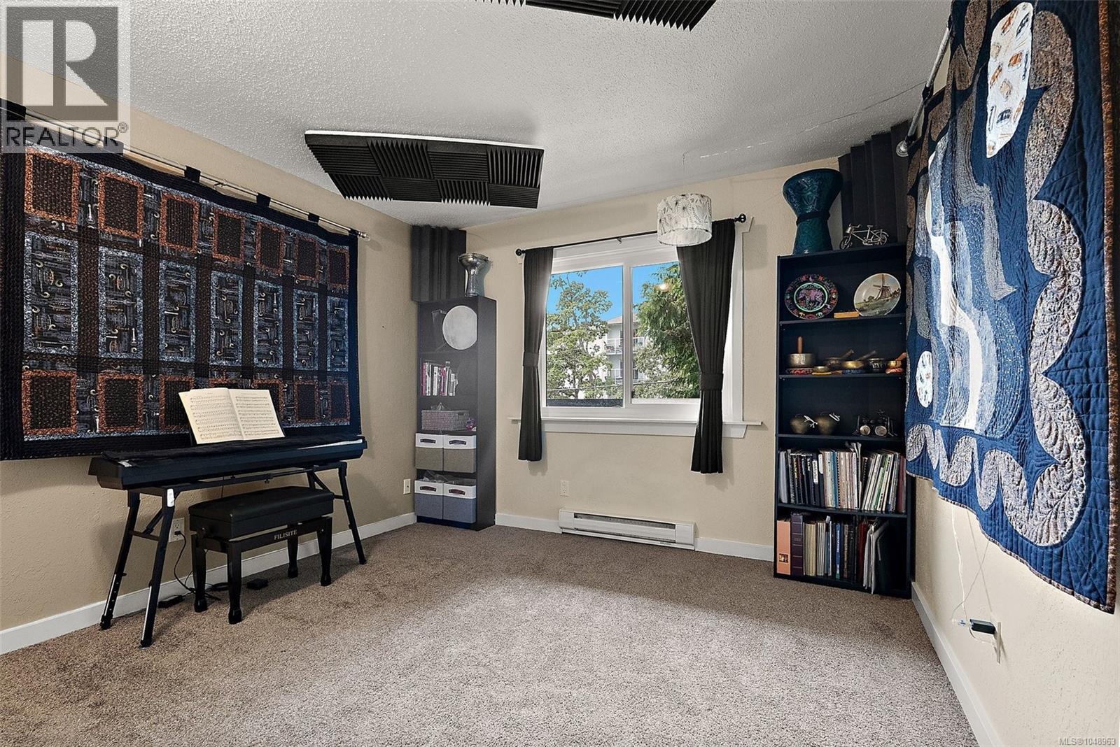 216 3235 Quadra Street, Saanich