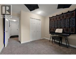 216 3235 Quadra St, Saanich, BC V8X1G4 Photo 15