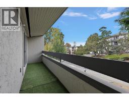 216 3235 Quadra St, Saanich, BC V8X1G4 Photo 17