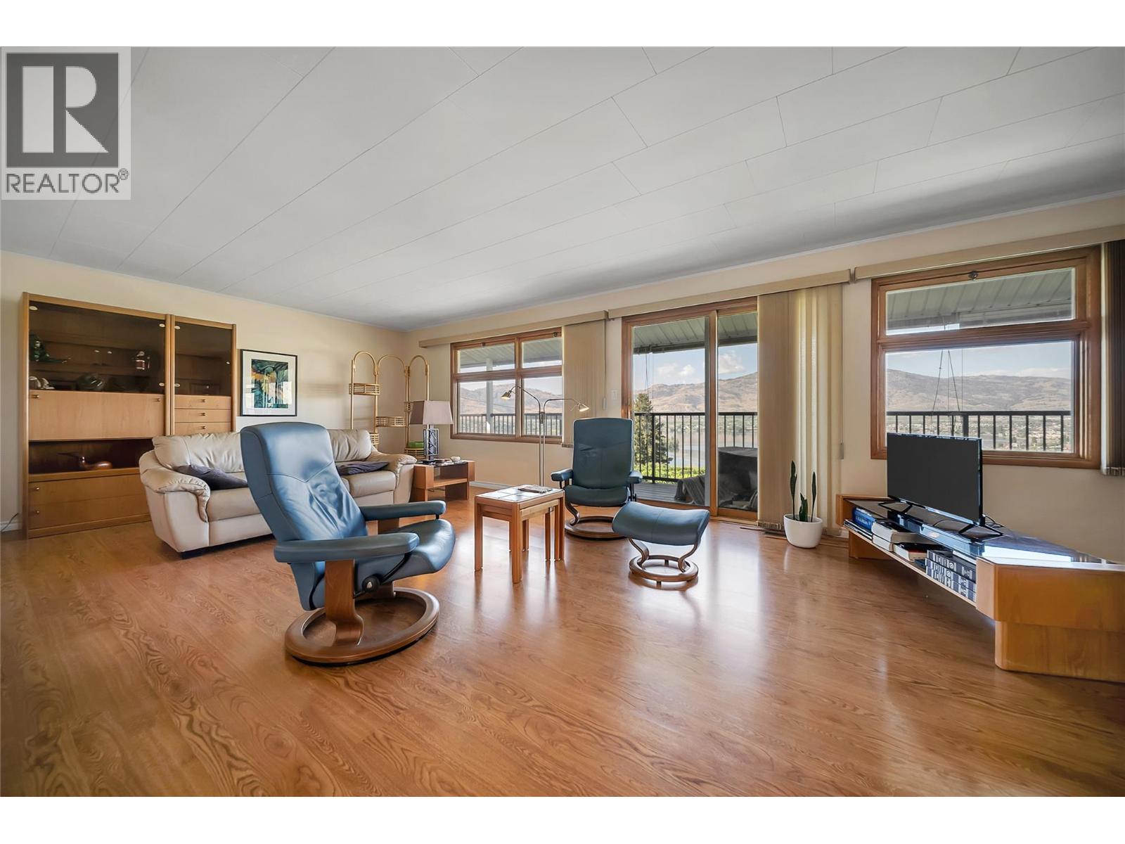 5012 33rd Street, Osoyoos